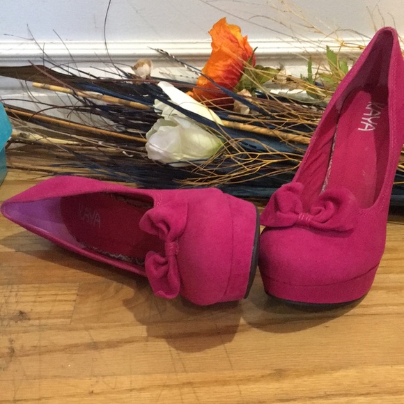 Shoes - Picture 2 of 3